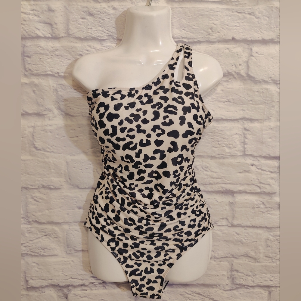 Holipick One Shoulder One Piece Swimsuit for Women Tummy Control Bathing Suits